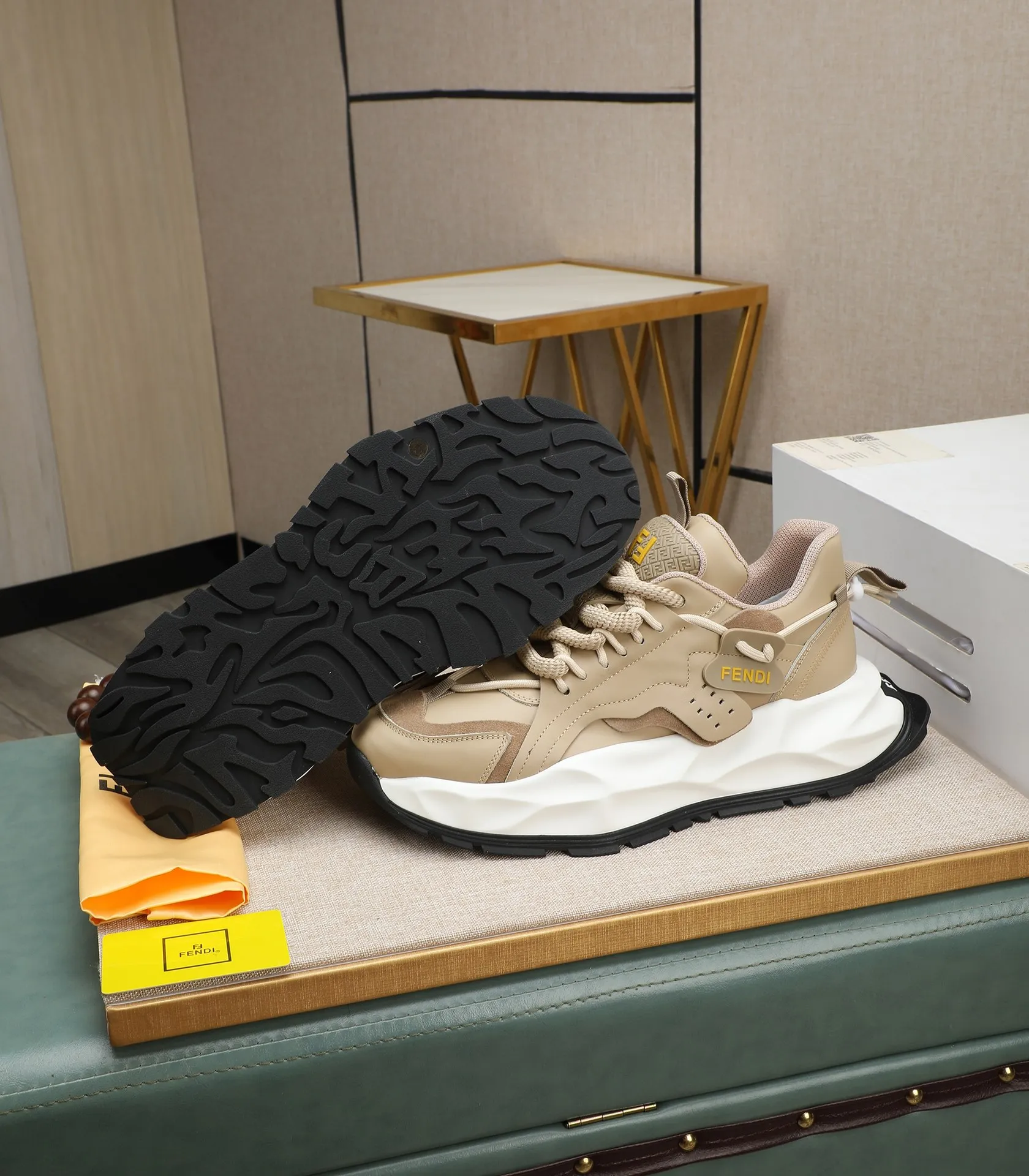 Men's clothing and shoes 💰580 🕷🕷【FENDI】FENDI fashionable casual men's shoes🇨🇳Original official website 1:1 model opening, new models are available first💯Not high-profile but avant-garde, simple, low-key and fashionable, super versatile style🌿Made of original cowhide➕Pigskin lining🎋The version is comfortable on the feet, so rigorous for any small place, first-class workmanship🍍38-44 Large quantities in stock